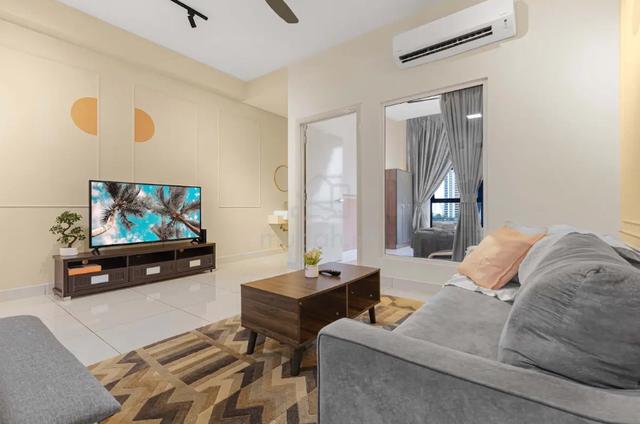 Freehold. Privacy. Landed Surrounded. Family Size - 1000sf ! 5-7 Min MRT Serdang, Pavilion 2 1
