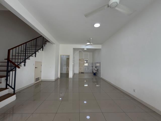 [ Facing Empty ] Garland 1 Kota Emerald Rawang 1