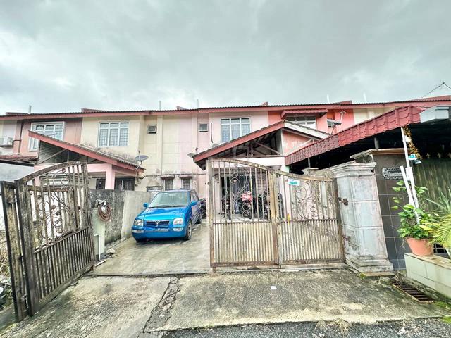 [Renovated] Double Storey Jalan Kasturi, Bukit Beruntung, Rawang 1
