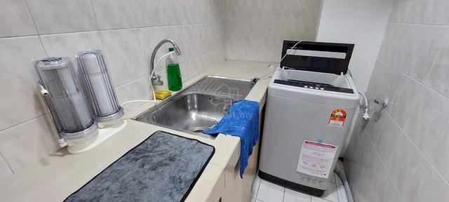 Large King Room 100m from Mutiara MRT Station 5