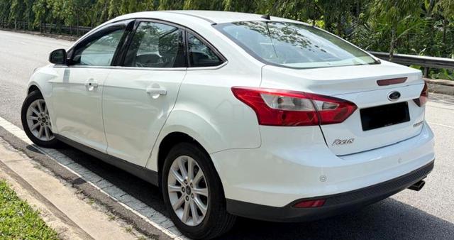 Ford FOCUS GHIA 2.0(A)Ti-VCT TITANUM PREMIUM LUXUR - 2