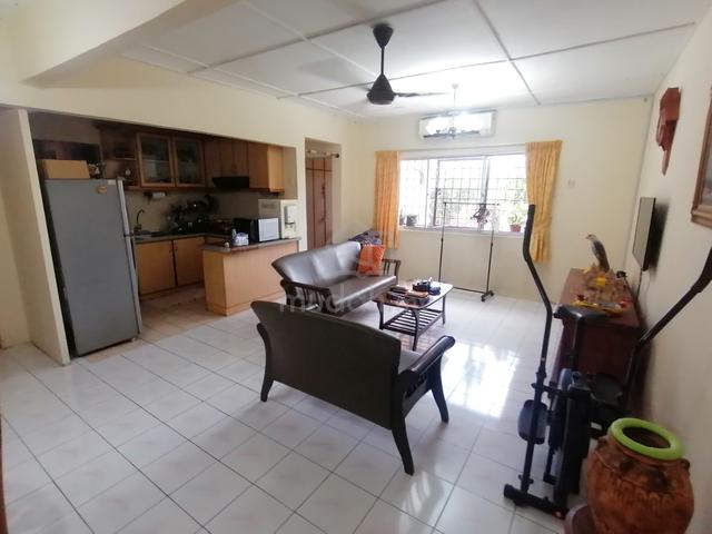 saujana apartment 1
