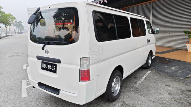 08/09 Nissan Urvan 3.0 Window Van - photo 2 of 6