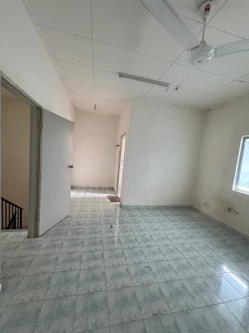 PALING MURAH! 4 BILIK Double Storey Taman Mengkibol Kluang Johor 3
