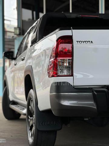 2020 Toyota HILUX 2.8 BLACK EDITION MY17 AN120 - 3