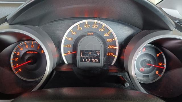 2010 Honda JAZZ 1.5 V (A) - 5