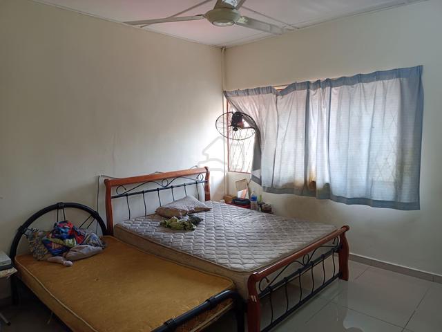 3 storey link house for sale in Taman Sri Muda, Seksyen 25, Shah Alam 1
