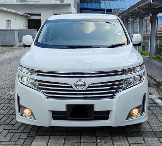 Nissan ELGRAND 3.5 (A) 360 R/CAMERA POWER BOOT - 3