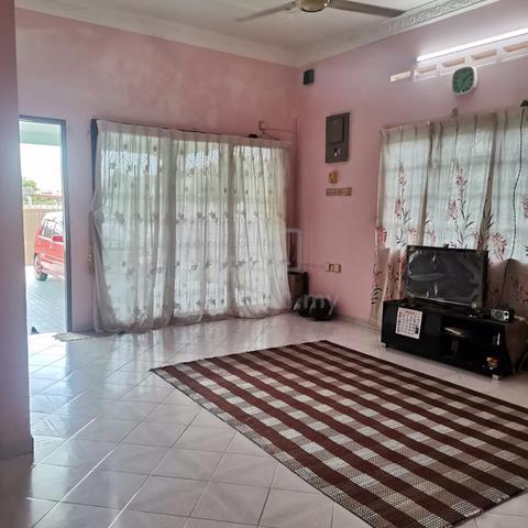 Spacious bungalow house 3