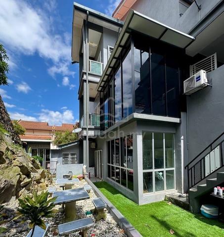 Corner Lot 2.5 Storey @ Taman Ukay Perdana l Renovated 1