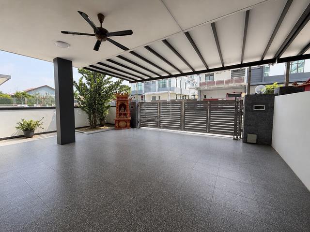 Taman Mutiara Mas @ Jade Residence 3-Storey Cluster House Corner Sales 1
