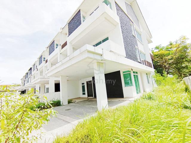 3 Storey EndLot House Lagenda Waterfront Bukit Jelutong Selangor 1