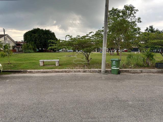 (Depan Taman Permainan) Bandar Kuantan Putri Sungai Soi Teres Setingka 1