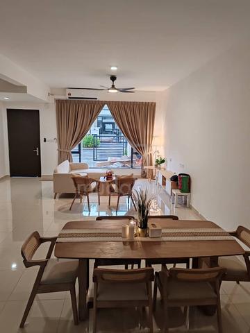 Nasa City/ JB/ Town/ Corner lot / Double storey / partial furnished / 1