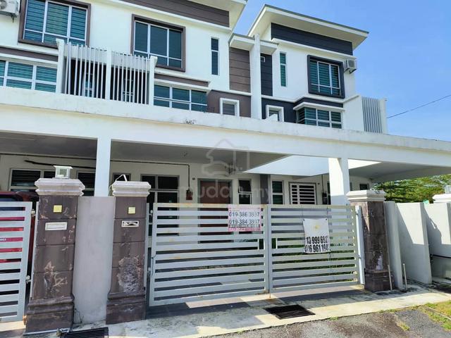 Taman Merak 2.5 Storey Terrace House 2