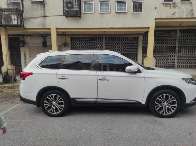 2020 Mitsubishi OUTLANDER 2.0 AWD 2.0L (A) - 2