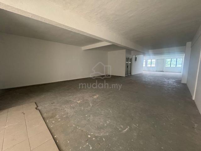 BIG 4000sqft Taman Kinrara Level1, 2 Shops rent Puteri in Puchong KL 1