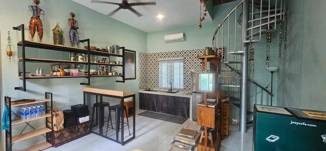 Beautiful USJ 1 Corner Three Storey House Fully Renovated for Rent 1