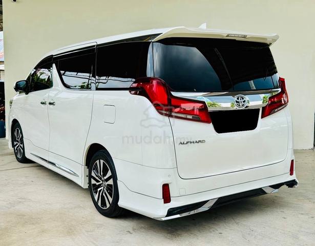 Toyota Alphard 2.5SC Pilot Seat S/Roof Power Boot - 2