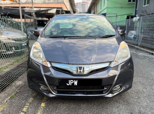 2014 Honda JAZZ 1.3 H *F.LOAN/ReverseCam/SportRim - 3