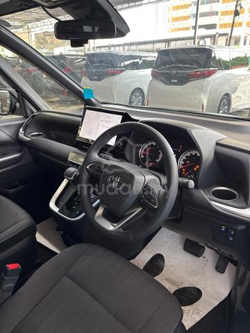 2023 Toyota VOXY 2.0 S-G - 5