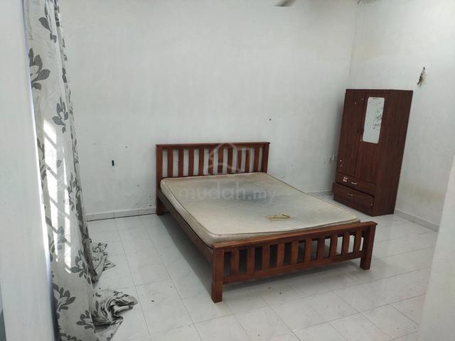 Room For Rent (with attached bath room ) at Ujong Pasir Melaka 1