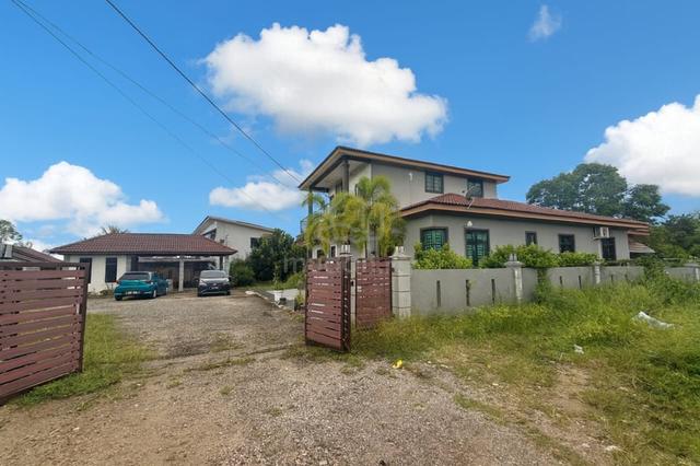Rumah Banglo 2 Tingkat, Kampung Solok Bukit Baru, Duyong, Melaka 1