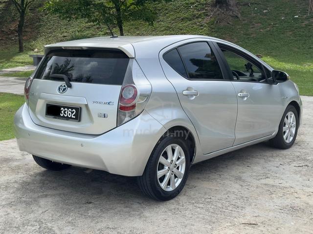 2013 Toyota PRIUS C 1.5 (HYBRID) (A) - 2