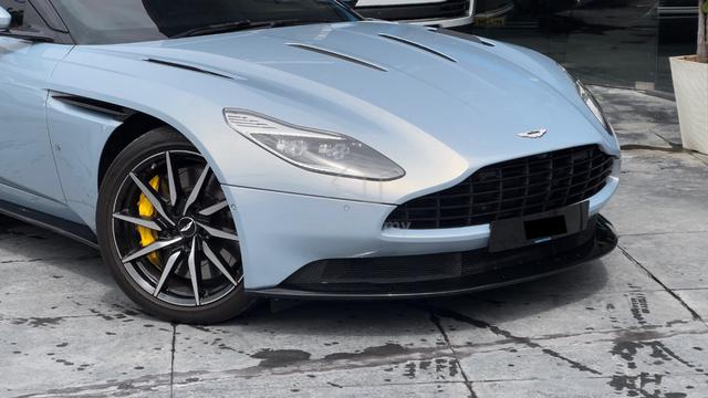 2017 Aston Martin DB11 5.2 V12 (A) - 4