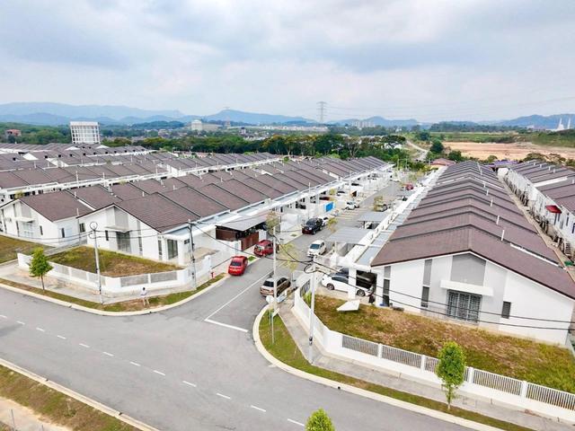 Corner Lot Taman baru 2992SQFT Tiara Sendayan 1