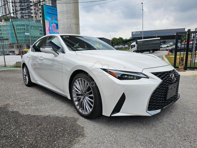 2021 Lexus IS300 2.0 SR 4Cam PCS LDA BSM JP Unreg - 1