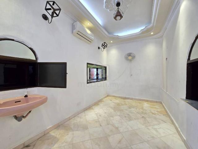 Taman Johor Jaya Single Storey Terrace House Partially Furnished 1