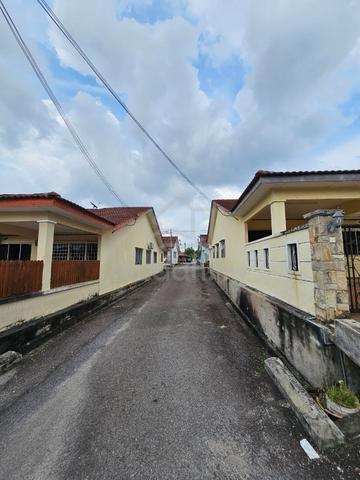 RENOVATED END LOT Single Storey Taman Paya Emas Cheng Melaka 5