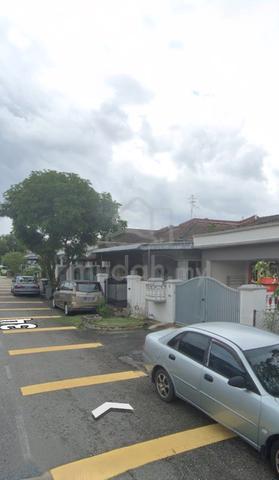 Taman University Single storey terrace house 1
