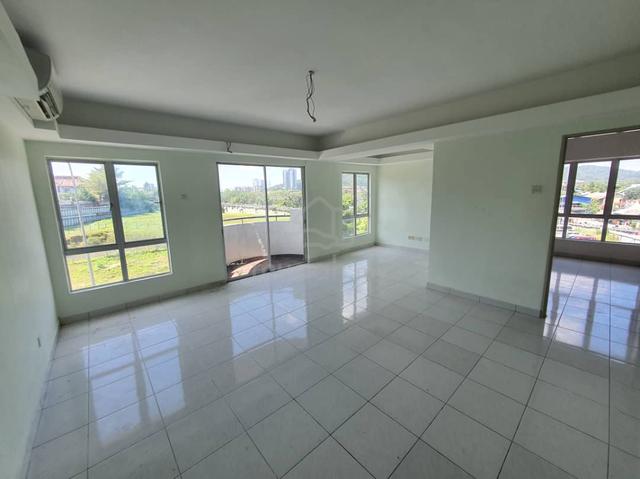 Estana Court 1