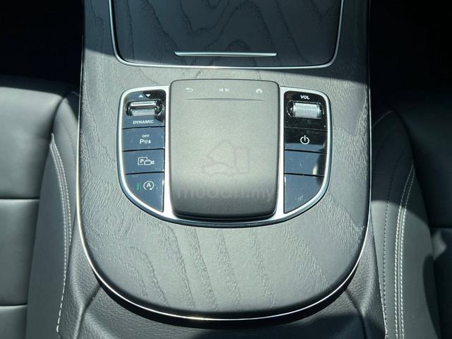 2022 Mercedes Benz E-200 Sedan AMG Line (JAPAN) - 5