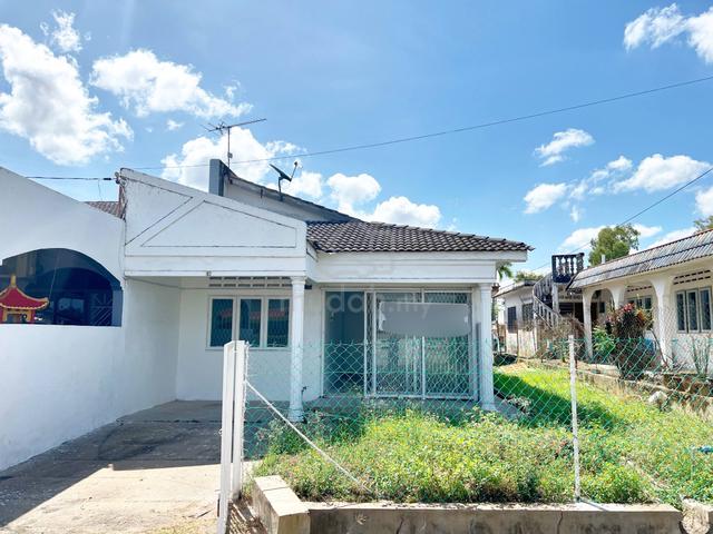 Semi Detached @ Bukit Bendera 1