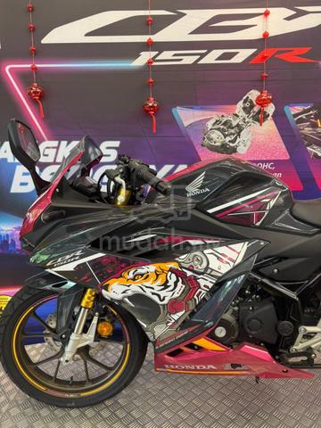HONDA CBR150R CyberRoar Special Edition - photo 2 of 3