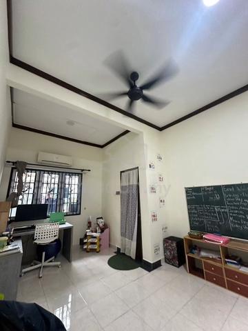 Renovated Semi D end lot for sale 1