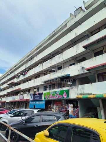 Flat Lintang Batu Maung 4, Batu Maung 1