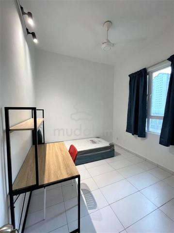 (MALE ONLY) Impian Meridian Middle Room w WIFI Fully Skyloft Usj One 1