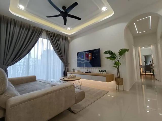 RM428K ! Freehold 1000sqft, Big Balcony & Yard | 5 Min to Shop, MRT & Pavilion 2 | Near Bukit Jalil 1