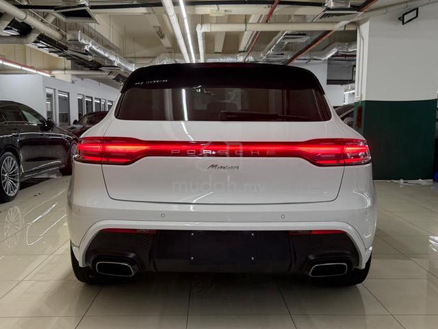 2023 Porsche Macan 2.0L NFL - 4