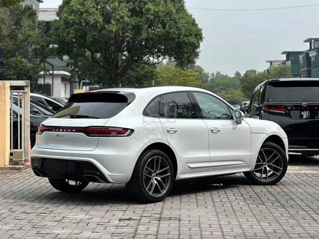 ( NEW ARRIVAL ) 2023 Porsche MACAN 2.0 - 4