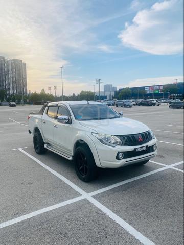 2017 Mitsubishi TRITON 2.4 VGT A/T PREMIUM (A) - 1