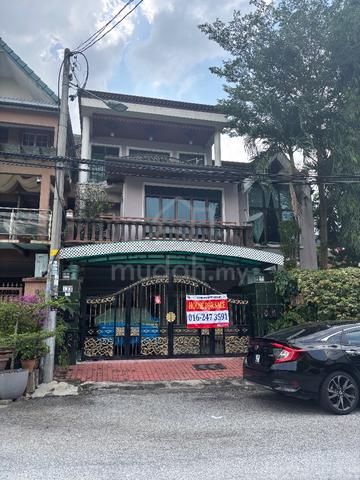 3 Storey Corner lot Renovated, Jalan Bukit Setiawangsa KL For Sale! 1