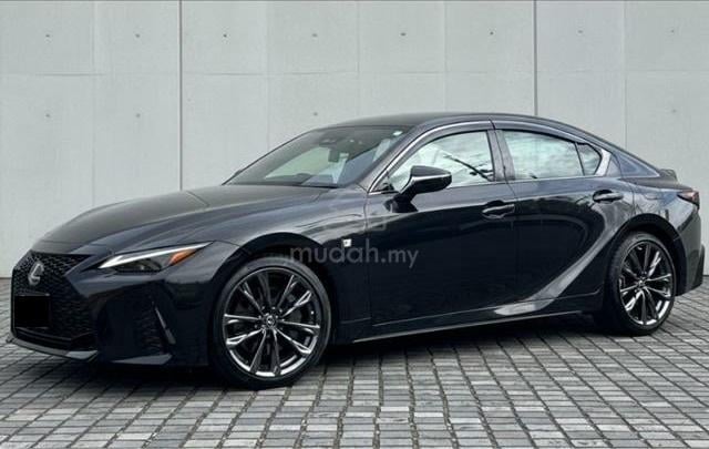 Lexus LM350 Executive