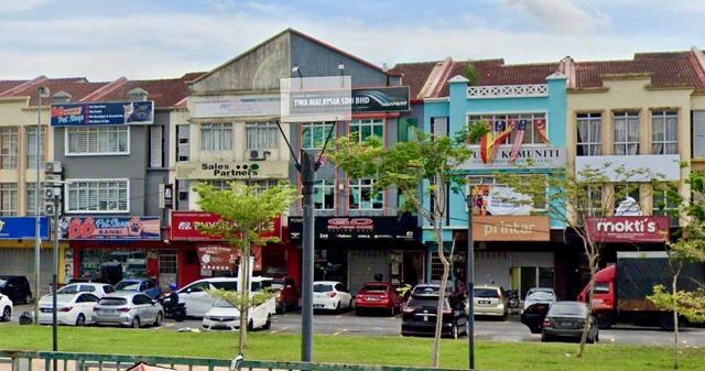 3 Storey Shop Lot Medan Pusat Bandar Seksyen 9 Bandar Baru Bangi 1