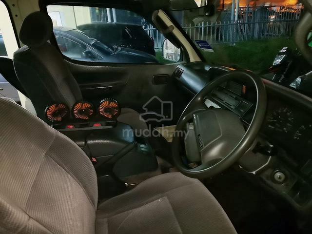 1995 Toyota HIACE 2.8 (M) - 4
