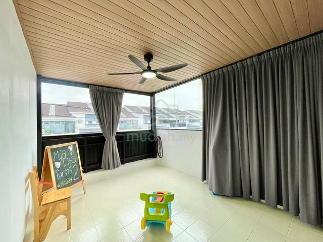 Premium Built-In & Fully Renovated with Flexible Layout 1